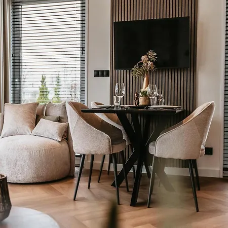 Modern In Kesteren 別荘